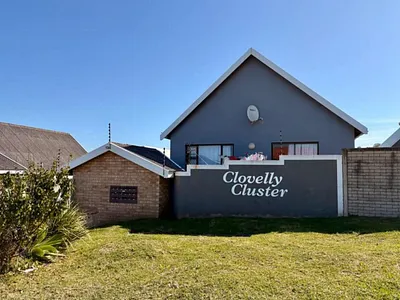 3 Bedroom Townhouse For Sale in East London - rdP2.webp