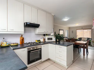 2 Bedroom House For Sale in Blouberg - eT4z.webp