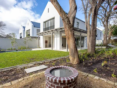 4 Bedroom House For Sale in Cape Town - eM3i.webp