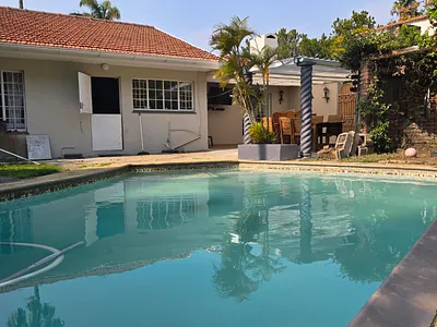 3 Bedroom House For Sale in East London - N1cP.webp