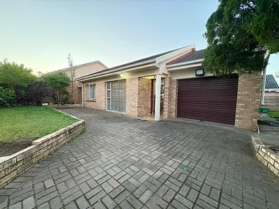 2 Bedroom Townhouse For Sale in East London - ojZP.webp