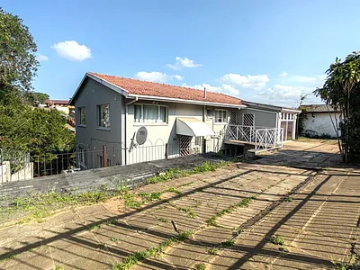 7 Bedroom House For Sale in Durban - x6Vk.webp
