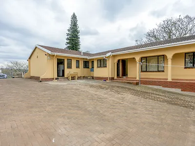 4 Bedroom House For Sale in Chatsworth - WKiV.webp