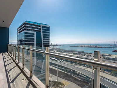 2 Bedroom Apartment To Rent in Cape Town - 9Ghv.webp