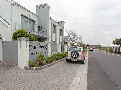 2 Bedroom Apartment To Rent in Milnerton - c89U.webp
