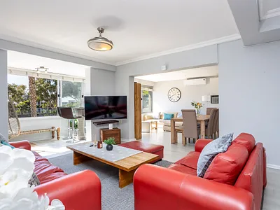 3 Bedroom Apartment For Sale in Cape Town - oTJu.webp