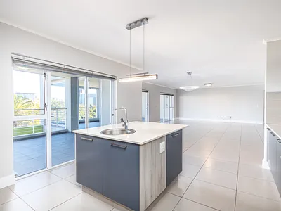 3 Bedroom Apartment For Sale in Milnerton - QEo8.webp