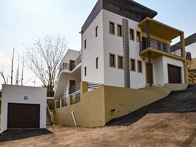 3 Bedroom Apartment For Sale in Pinetown - I2w9.webp