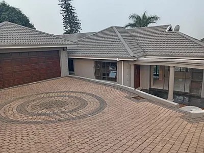 4 Bedroom House To Rent in Durban - ik5G.webp