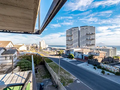 1 Bedroom Apartment For Sale in Blouberg - ciuq.webp