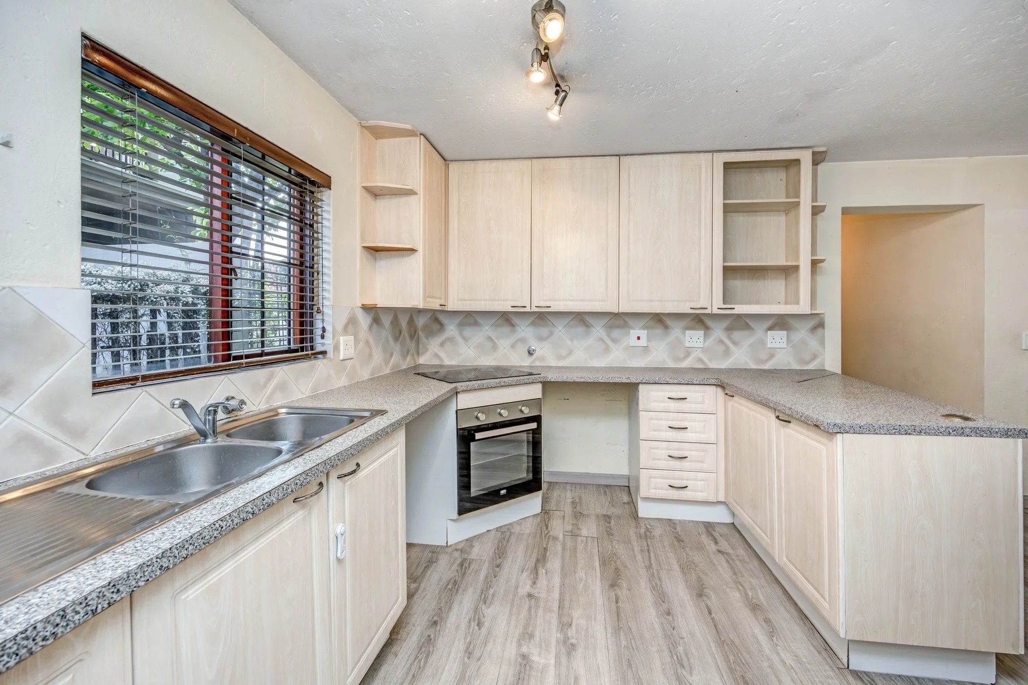 Carousel Indicator - HOY7.webp