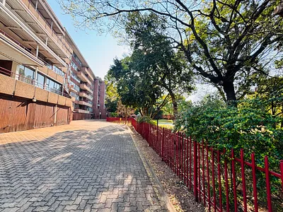 3 Bedroom Apartment To Rent in Pretoria - img