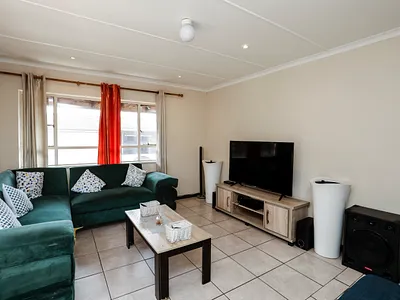 2 Bedroom Apartment For Sale in Durban - ahn6.webp