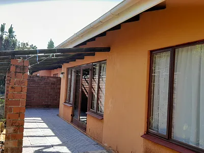 2 Bedroom Townhouse For Sale in Port Shepstone - lbTp.webp