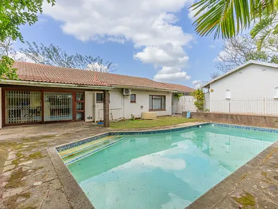4 Bedroom House For Sale in Durban - 36k2.webp