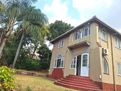 7 Bedroom House For Sale in Durban - 8f2N.webp
