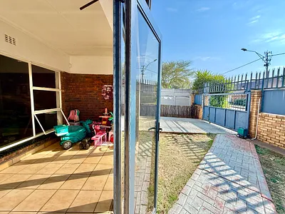 3 Bedroom House For Sale in Johannesburg - 0Fcd.webp