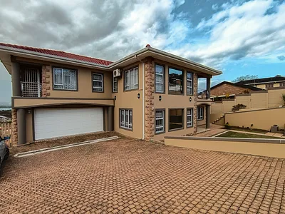 4 Bedroom House For Sale in Durban - 15y5.webp