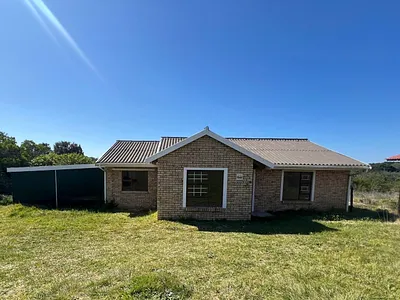 3 Bedroom House For Sale in Port Alfred - img