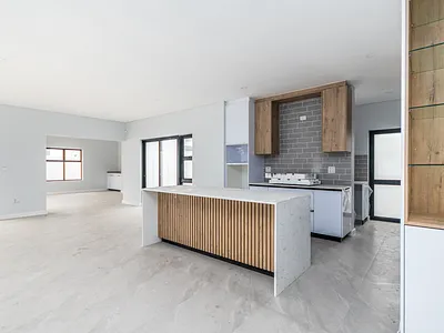 4 Bedroom House For Sale in Blouberg - du3k.webp
