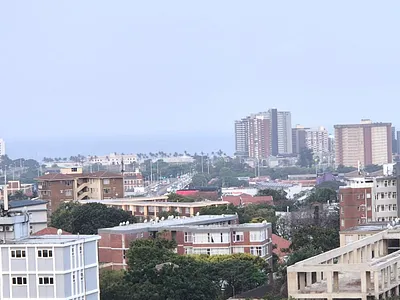 2 Bedroom Apartment For Sale in Durban - img