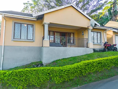 3 Bedroom Townhouse For Sale in Pinetown - ZX6F.webp