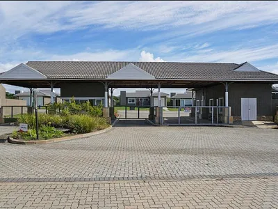 3 Bedroom Townhouse For Sale in East London - img