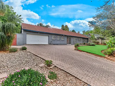 3 Bedroom House For Sale in Roodepoort - Z3EW.webp