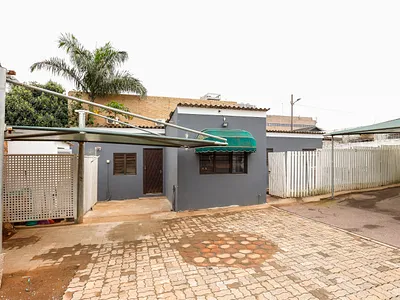1 Bedroom Apartment To Rent in Durban - isrh.webp