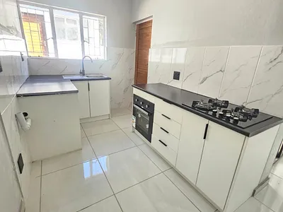 2 Bedroom Apartment To Rent in Roodepoort - img