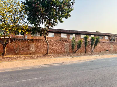 3 Bedroom Apartment For Sale in Pretoria - img