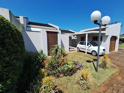 3 Bedroom Townhouse To Rent in Umhlanga - img