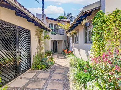 4 Bedroom House For Sale in Randburg - CKZy.webp