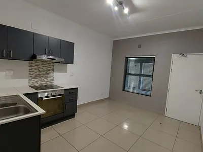 1 Bedroom Apartment For Sale in Goodwood - 2MP4.webp