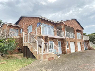 6 Bedroom House For Sale in Port Shepstone - 9q08.webp