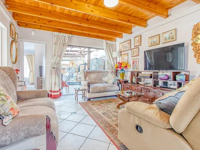 4 Bedroom Townhouse For Sale in Allen's Nek, Roodepoort - dVPh.webp