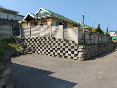 2 Bedroom Townhouse For Sale in Durban - img