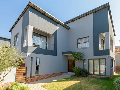 4 Bedroom House For Sale in Sandton - Zxcc.webp