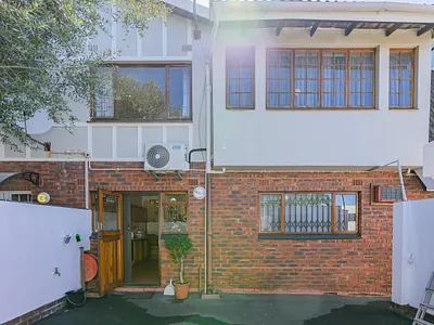 4 Bedroom Townhouse To Rent in Durban - img