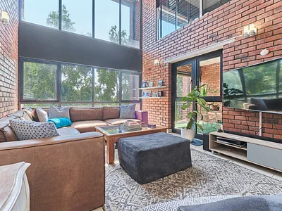 2 Bedroom Apartment For Sale in Sandton - img