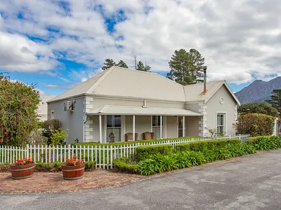 2 Bedroom House For Sale in Franschhoek - FoA8.webp