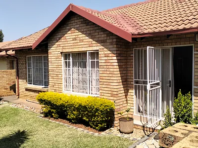 3 Bedroom Townhouse For Sale in Pretoria - img