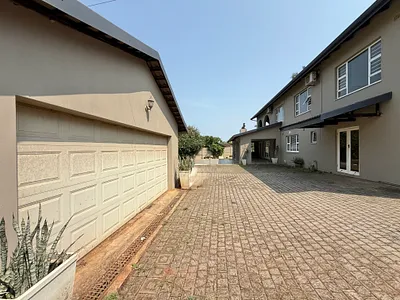 5 Bedroom House For Sale in Empangeni - img