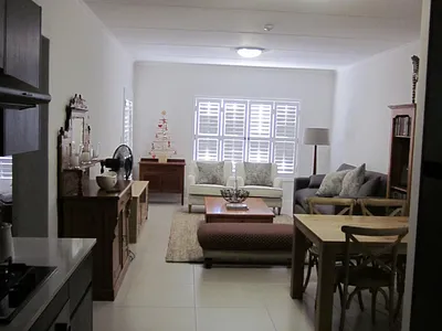 2 Bedroom Apartment For Sale in Somerset West - 4WfZ.webp