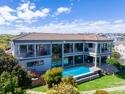 4 Bedroom House For Sale in Langebaan - zHyi.webp