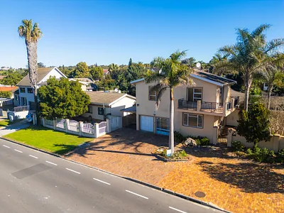 4 Bedroom House For Sale in Durbanville - q4T2.webp