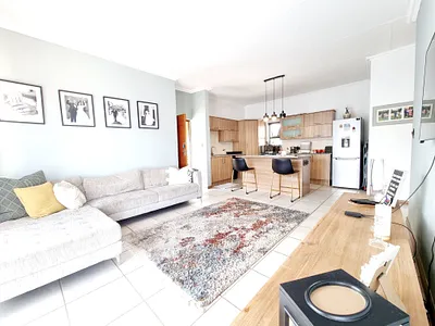 2 Bedroom Apartment For Sale in Parkwood, Johannesburg - CZB2.webp