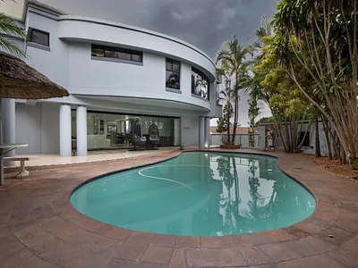 6 Bedroom House For Sale in Glenashley, Durban North - nyNu.webp