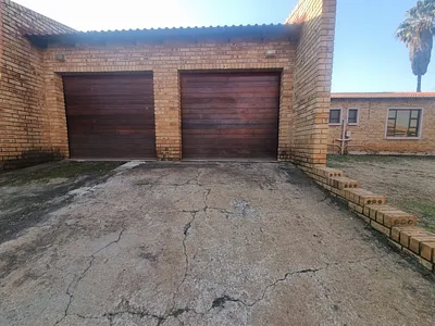 2 Bedroom Apartment To Rent in Johannesburg - BWZh.webp