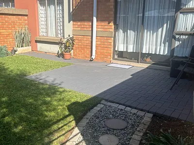 2 Bedroom Townhouse To Rent in Pretoria - Fj5O.webp